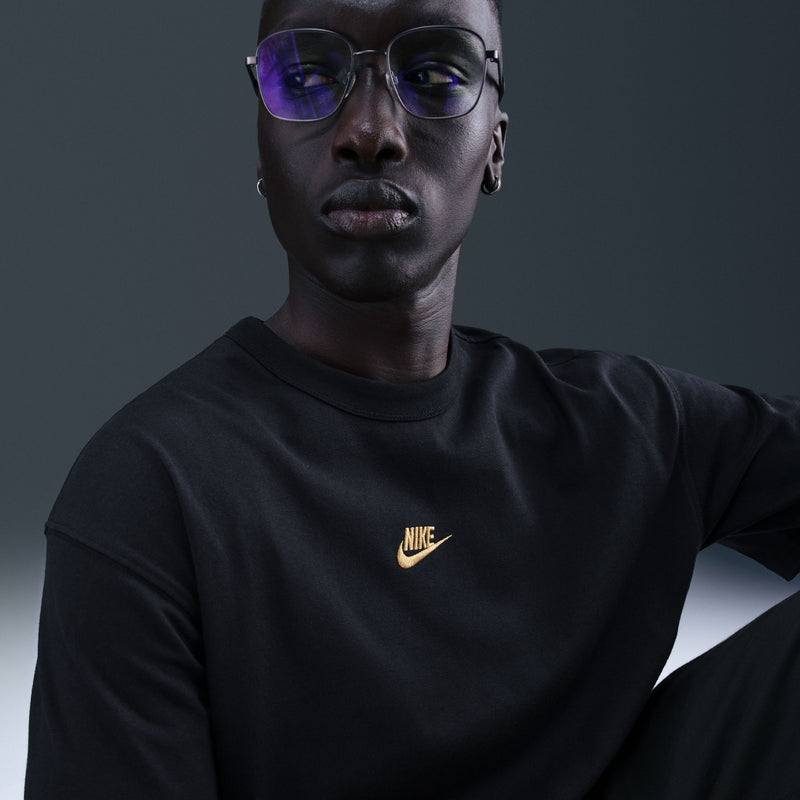 Nike Heavyweight Premium Essentials Tee - Black / Gold
