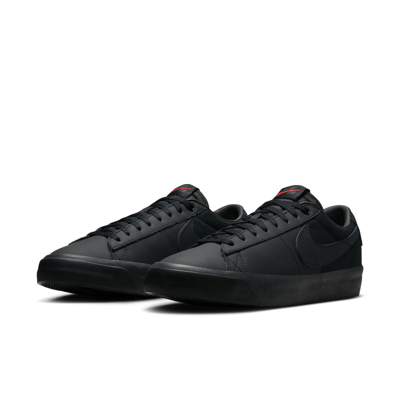 Nike SB Blazer Low Pro GT ISO - Black / Black