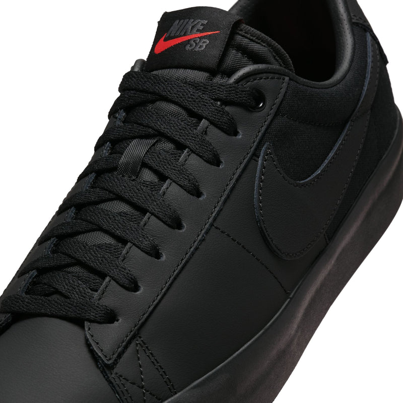 Nike SB Blazer Low Pro GT ISO - Black / Black