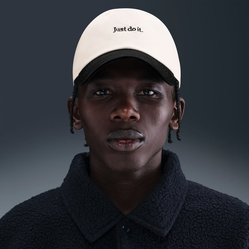 Nike Club Unstructured Nike Club Cap - Black / Snail White