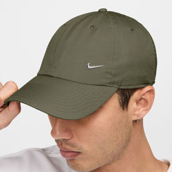 Nike Dri-FIT Club Unstructured Metal Logo Cap