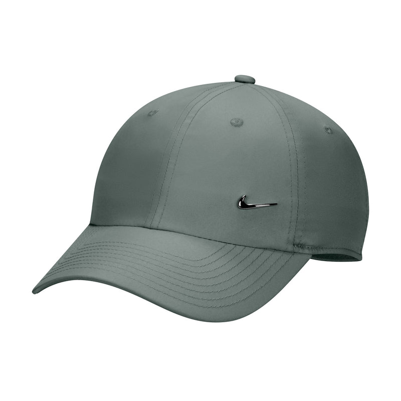 Nike Dri-FIT Club Unstructured Metal Logo Cap