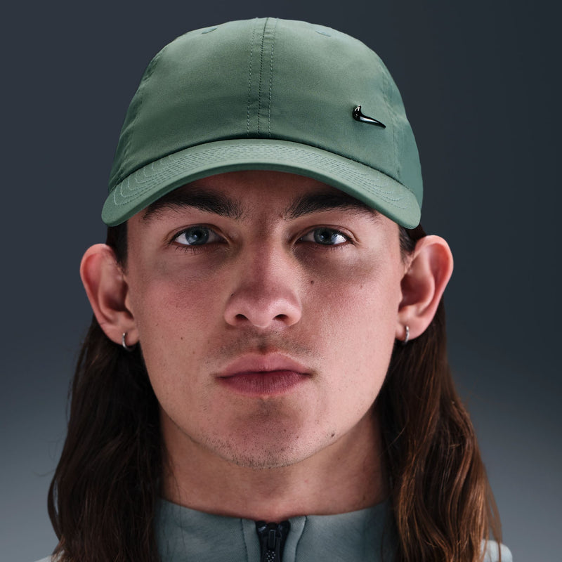 Nike Dri-FIT Club Unstructured Metal Logo Cap