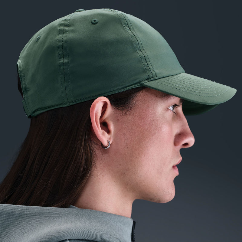 Nike Dri-FIT Club Unstructured Metal Logo Cap