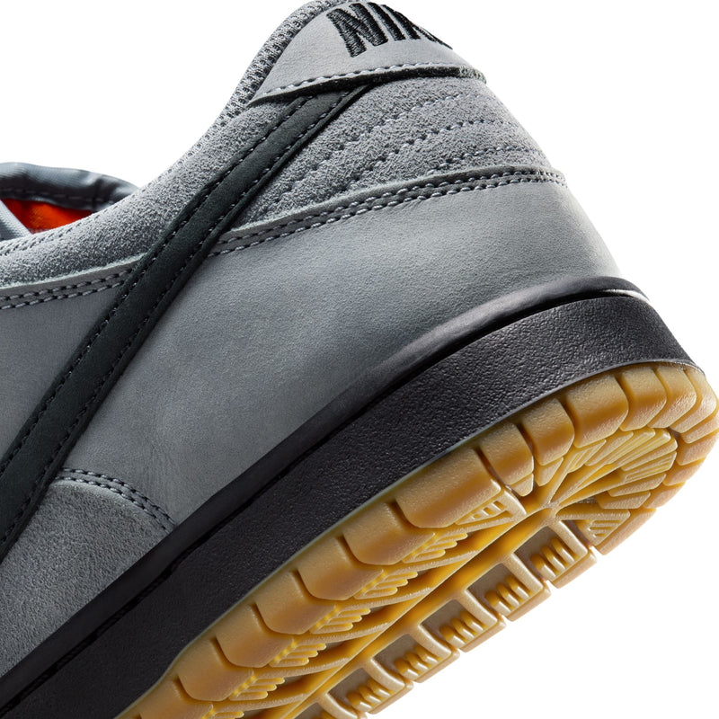 Nike SB Dunk Low ISO Pro - Cool Grey / Black / Gum