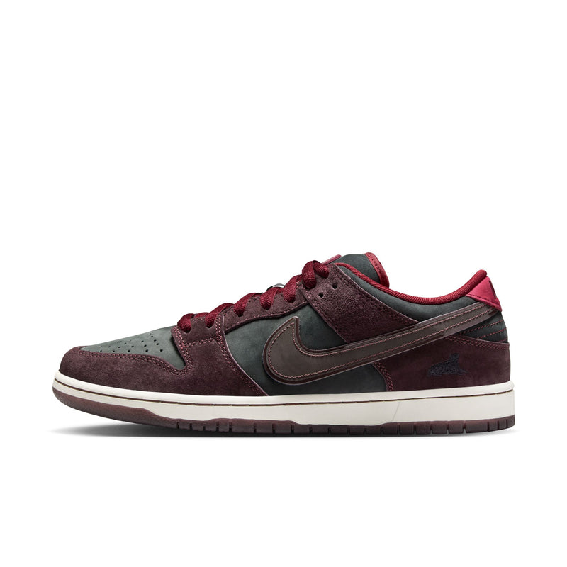 Nike SB Dunk Low Premium QS - "Riot Skate Store" Mahogany / Team Red