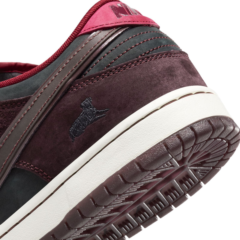 Nike SB Dunk Low Premium QS - "Riot Skate Store" Mahogany / Team Red