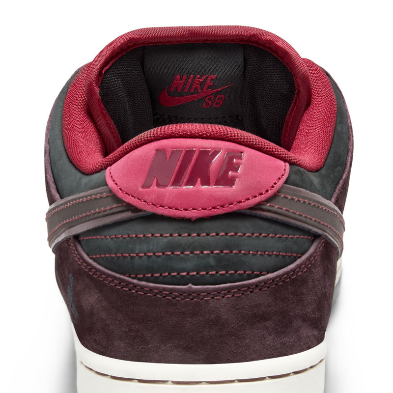 Nike SB Dunk Low Premium QS - "Riot Skate Store" Mahogany / Team Red