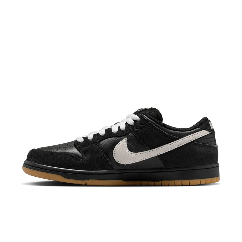 Nike SB Dunk Low Pro - Black / White / Black / Gum