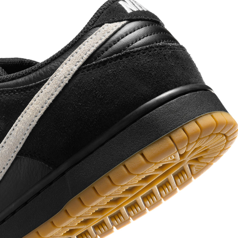 Nike SB Dunk Low Pro - Black / White / Black / Gum