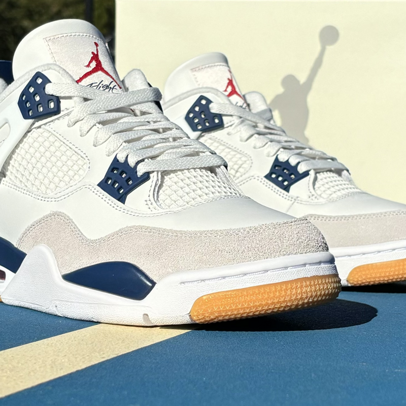 Nike SB x Air Jordan 4 QS - Summit White / Navy