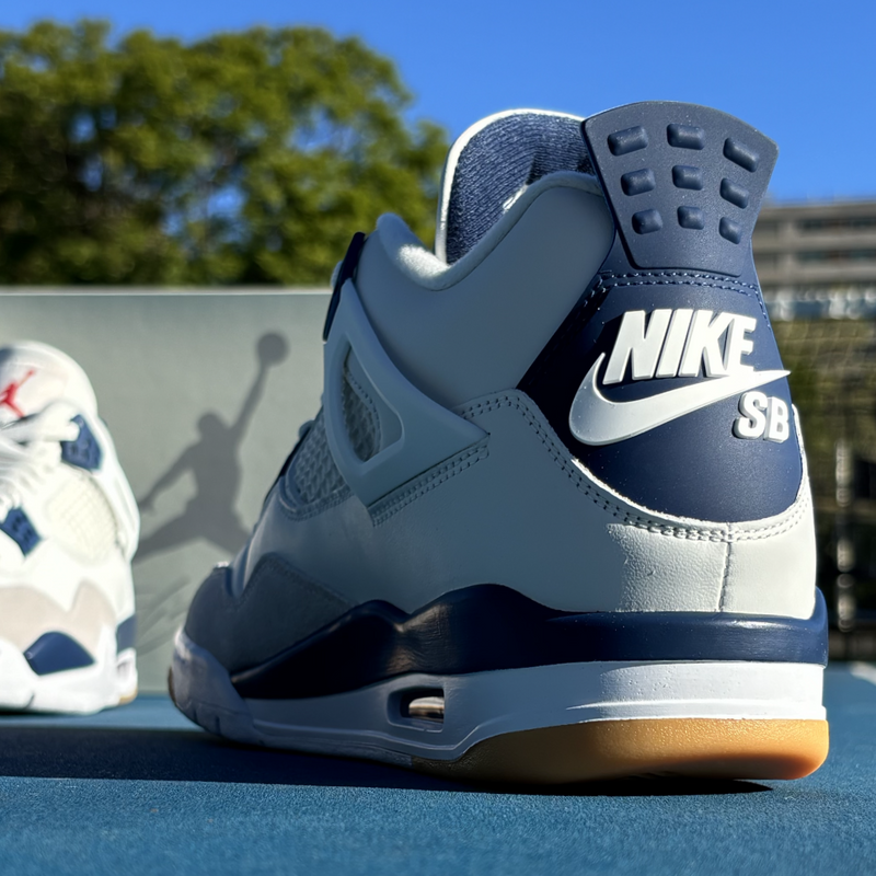 Nike SB x Air Jordan 4 QS - Summit White / Navy