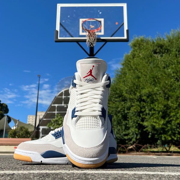 Nike SB x Air Jordan 4 QS - Summit White / Navy