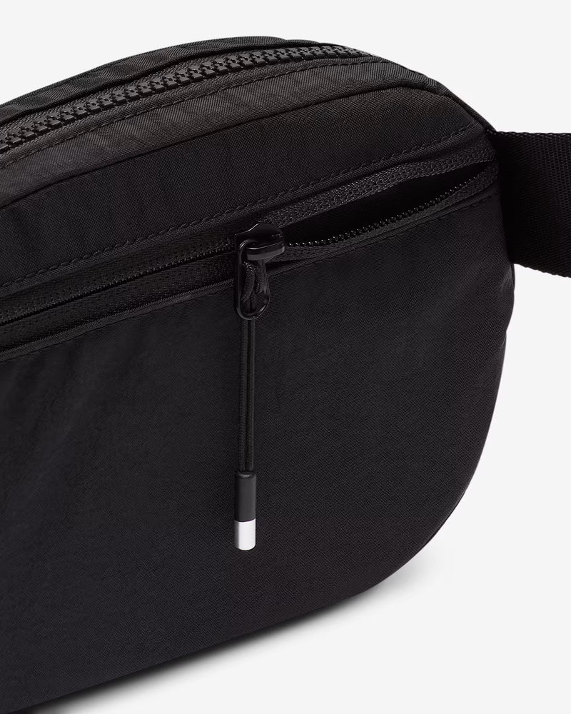 Nike Aura 2L Crossbody Bag - Black
