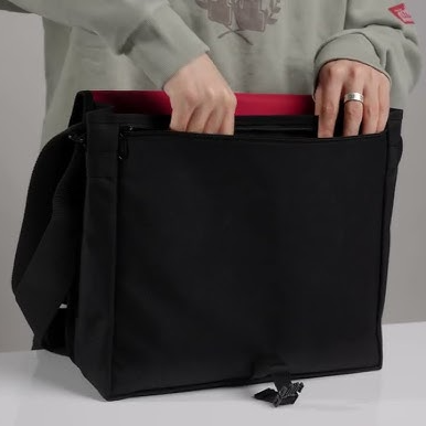 Manhattan Portage 15 Inch Deluxe Computer DJ Shoulder Bag