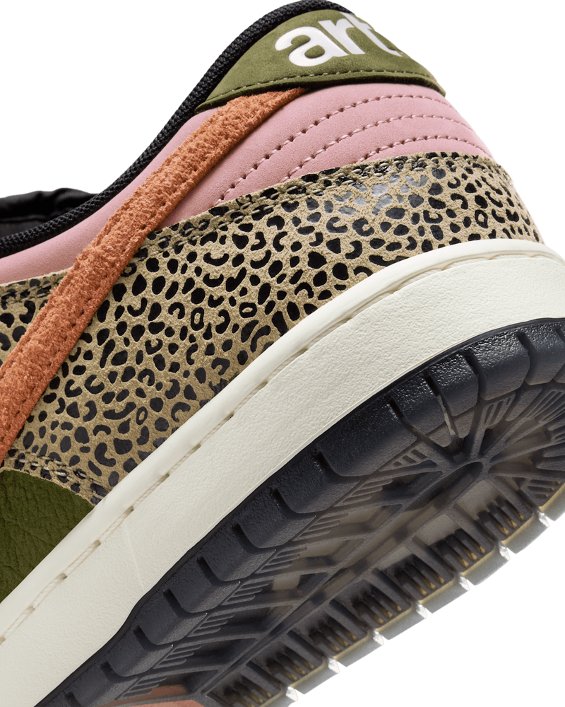 Arts & Rec x Nike SB Dunk Low Pro - Khaki / Amber
