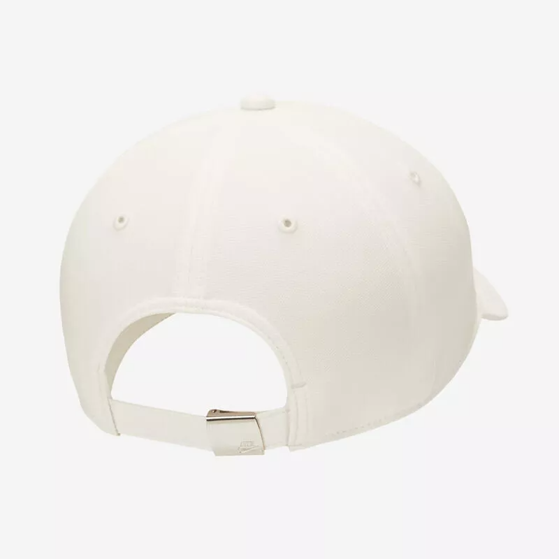 Nike Dri-FIT Club Structured Metal Logo Cap