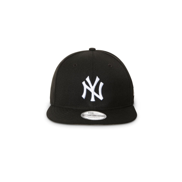 New Era 950 New York Yankees Black/White SnapBack